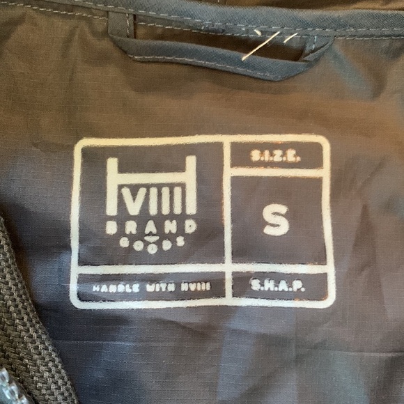 HVIII brand small hooded rain jacket - Picture 8 of 9